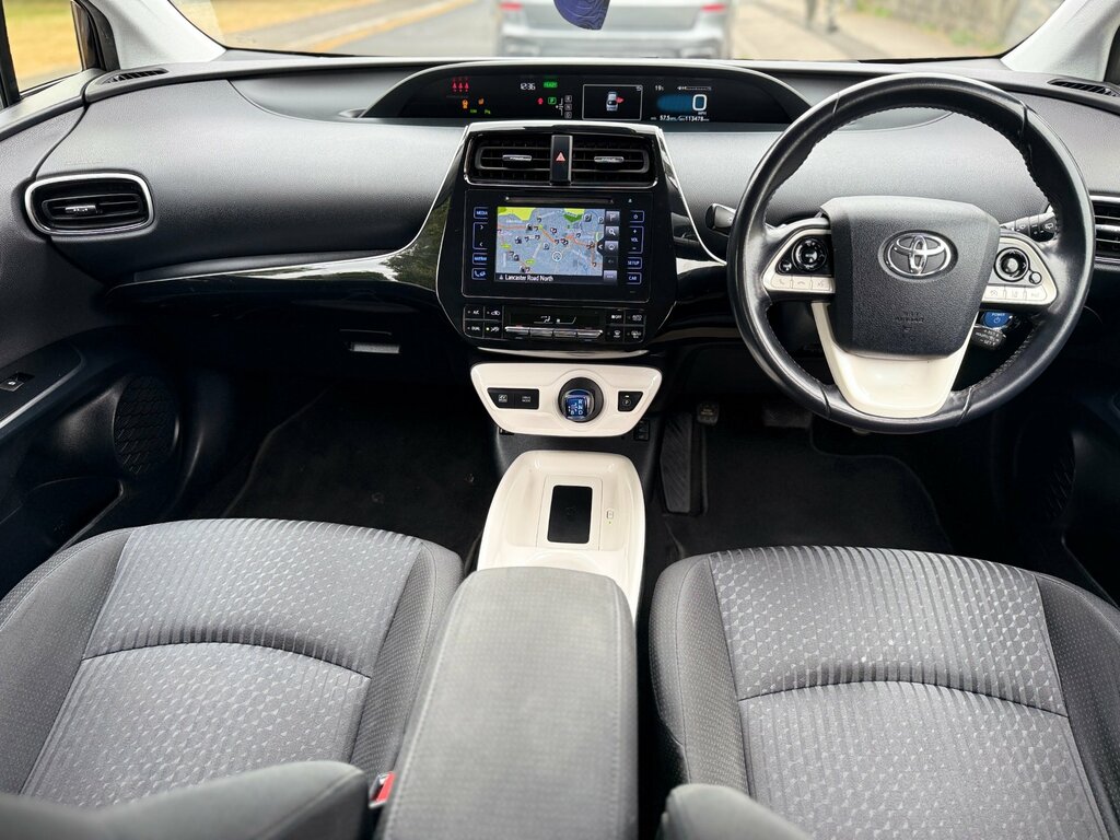 Toyota Prius+  Brown #45