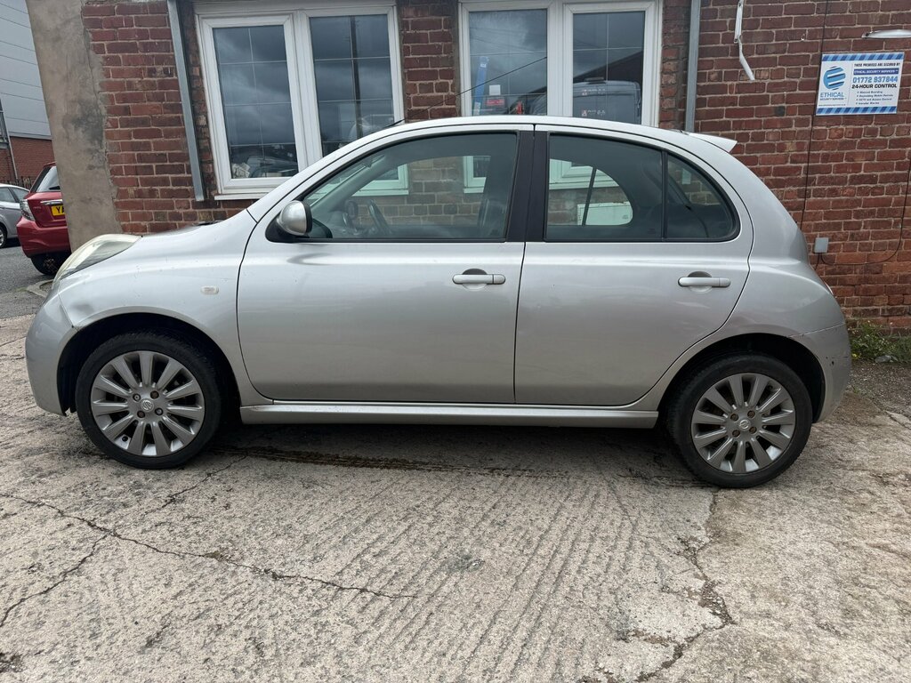 Nissan Micra 1.4 16V Tekna Hatchback 154 Gk Silver #4