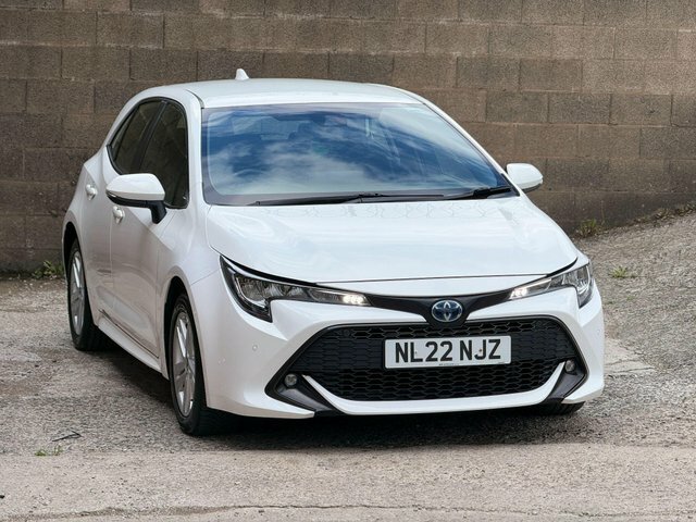 Toyota Corolla Vvt-h Icon Tech Cvt NL22NJZ White #3