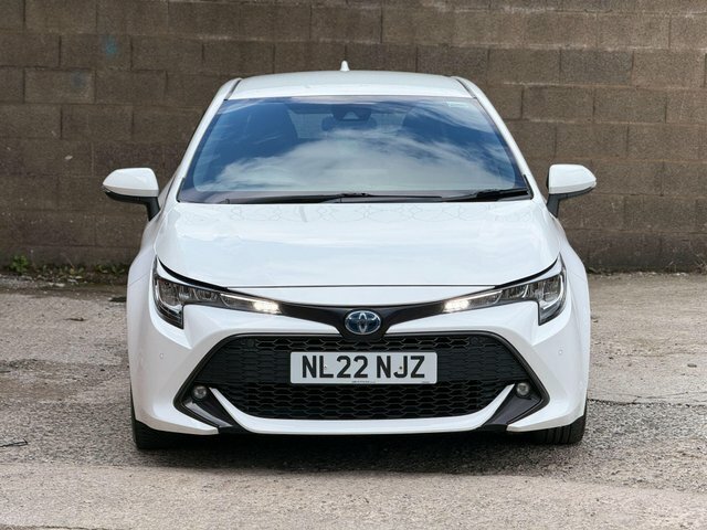 Toyota Corolla Vvt-h Icon Tech Cvt NL22NJZ White #2