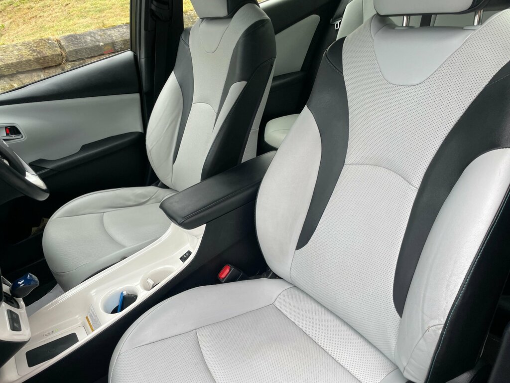 Toyota Prius Vvt-i Active Black #23