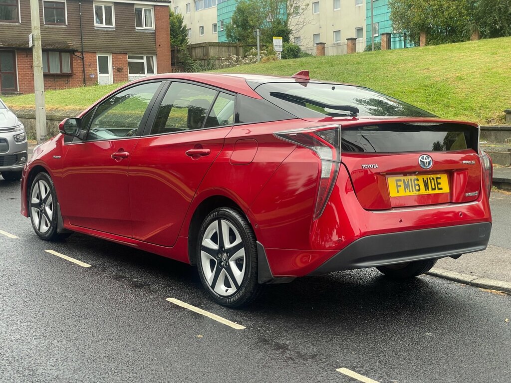 Toyota Prius Vvt-i Active Black #8
