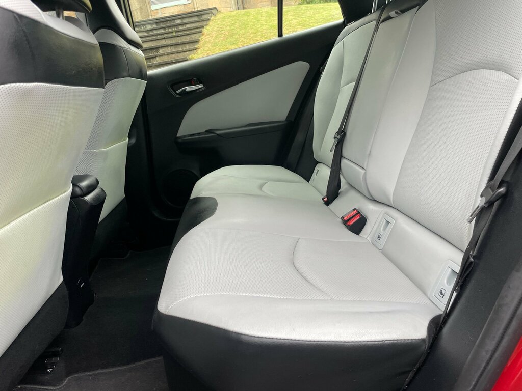 Toyota Prius Vvt-i Active Black #24