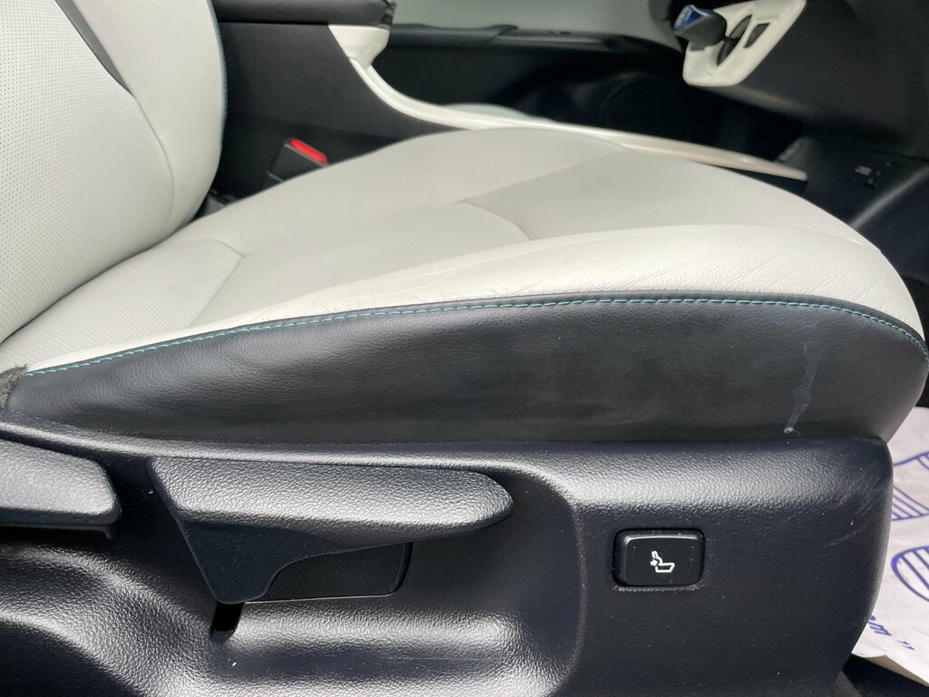 Toyota Prius Vvt-i Active Black #16