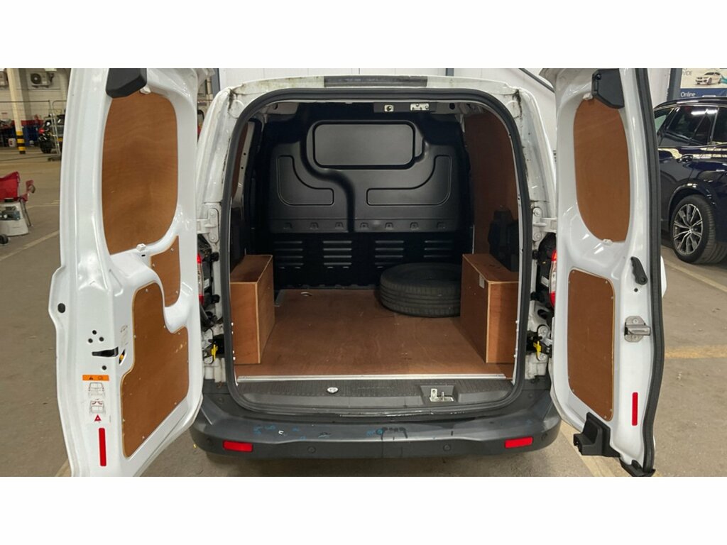Ford Transit Courier Ecoboost Leader White #5