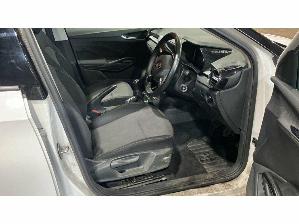 Skoda Fabia Mpi Colour Edition White #3