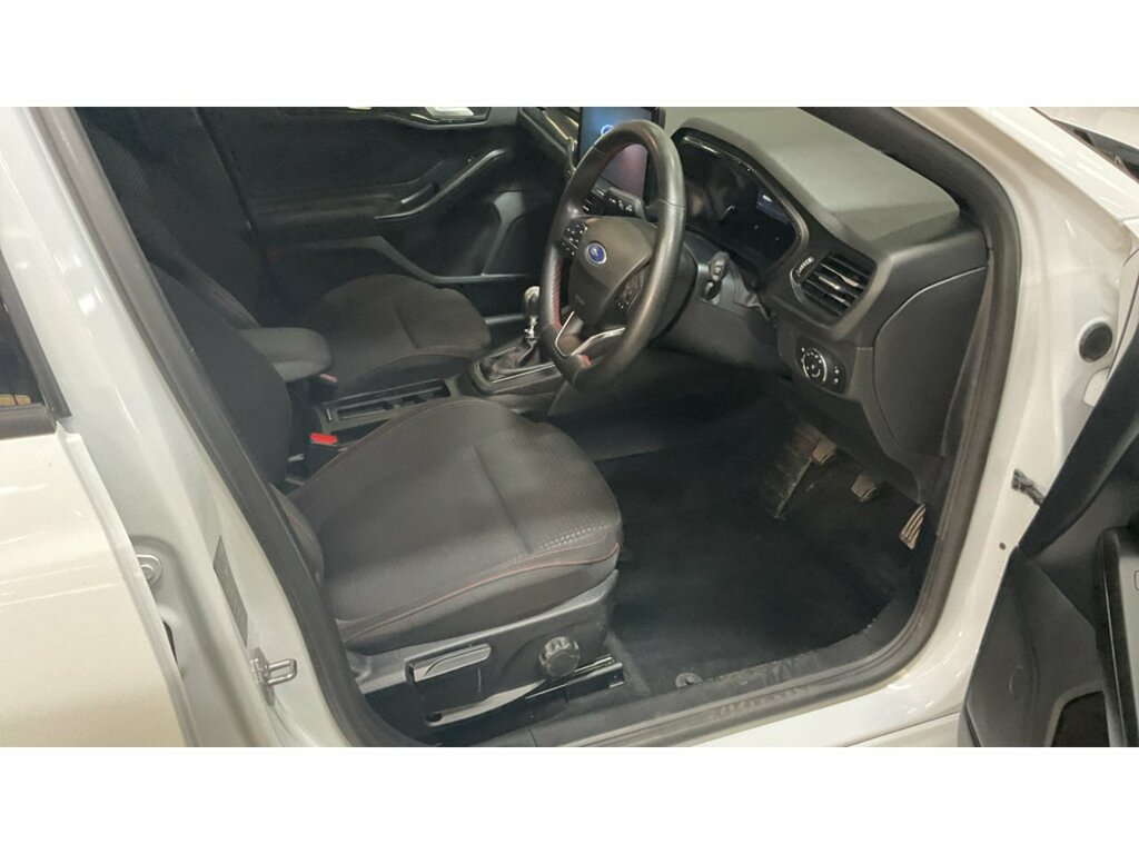 Ford Focus T Ecoboost Mhev St-line YH24AHZ White #3
