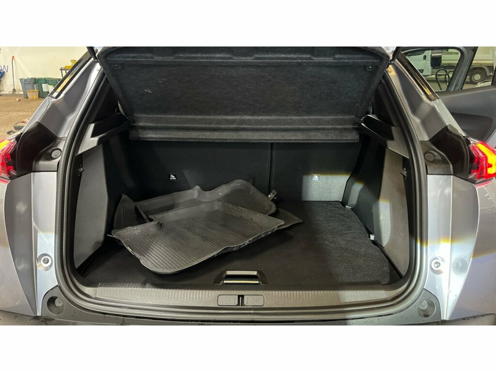 Peugeot 2008 Puretech Allure Premium Grey #5