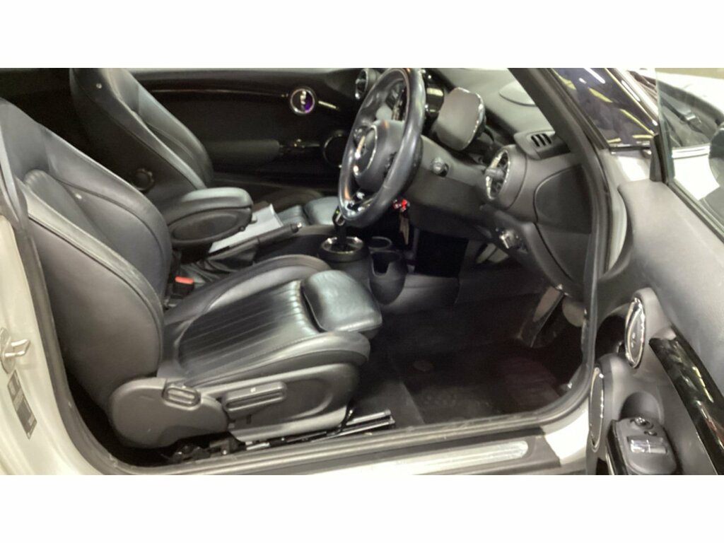 Mini Hatch Cooper Exclusive EU70JKK White #3
