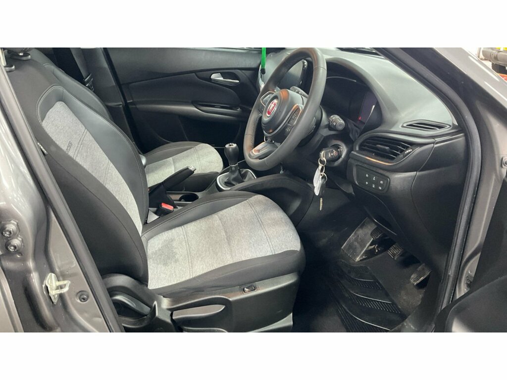 Fiat Tipo Cross Grey #3