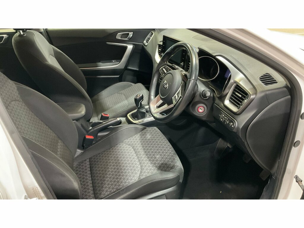 Kia Xceed Crdi 2 White #3