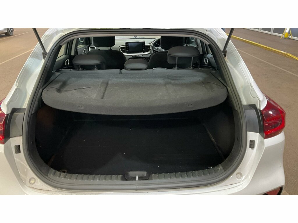 Kia Xceed Crdi 2 White #5