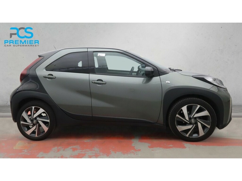 Toyota Aygo X Vvt-i Edge Green #2