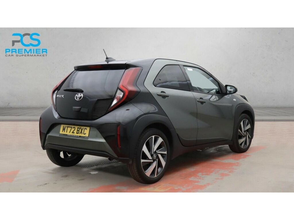 Toyota Aygo X Vvt-i Edge Green #4