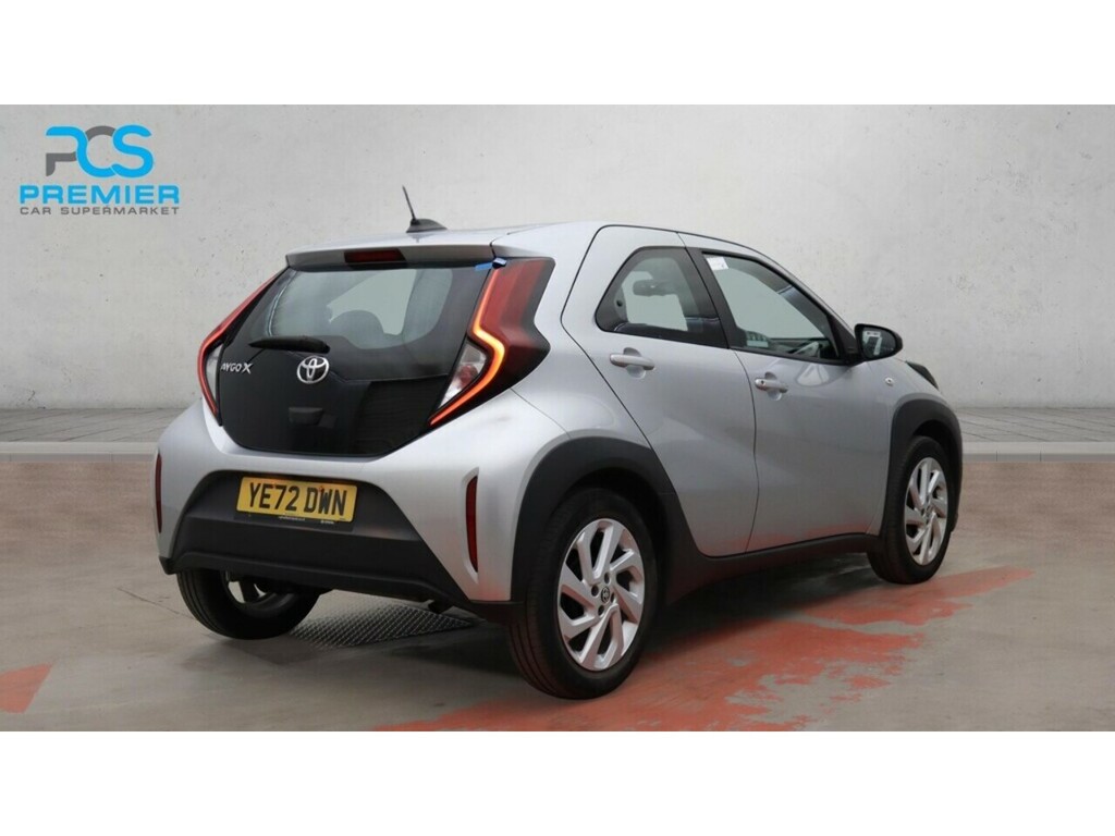 Toyota Aygo X Vvt-i Pure Silver #4