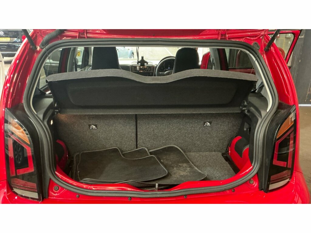 Volkswagen Up Black Edition Red #5