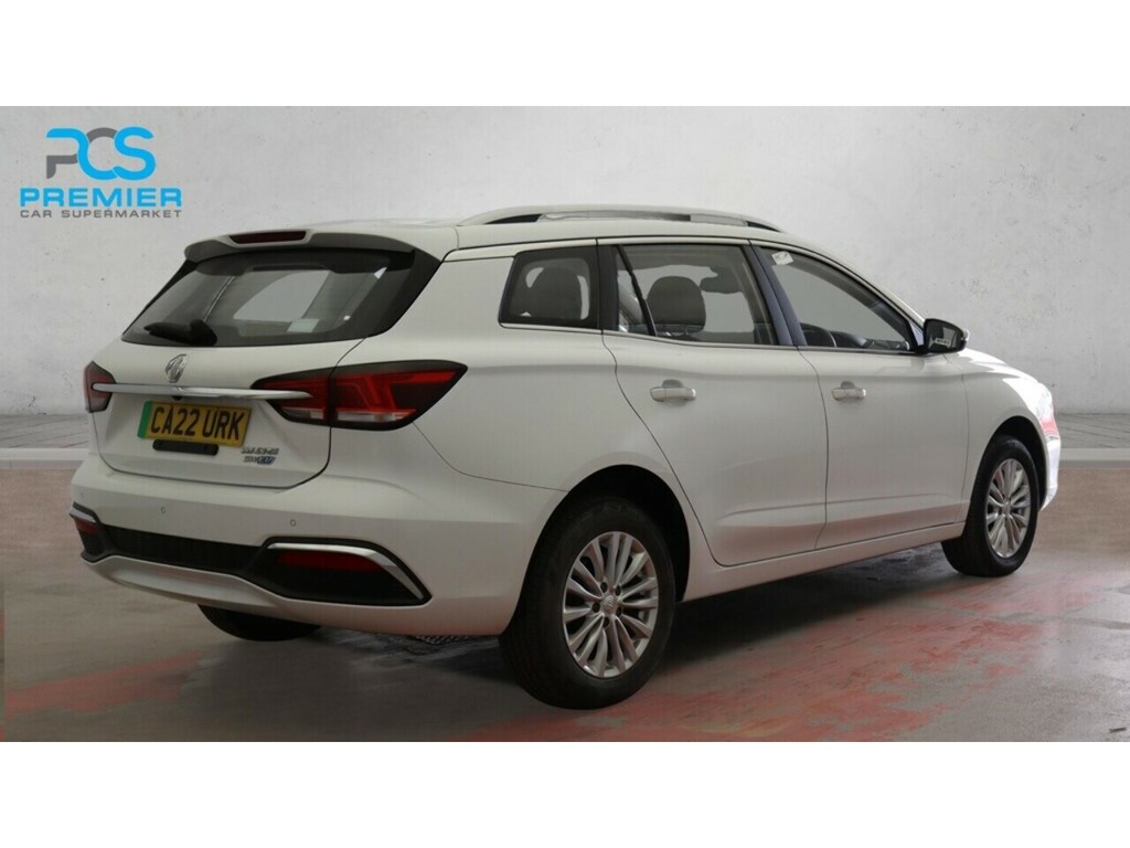MG MG5 Exclusive Long Range White #4