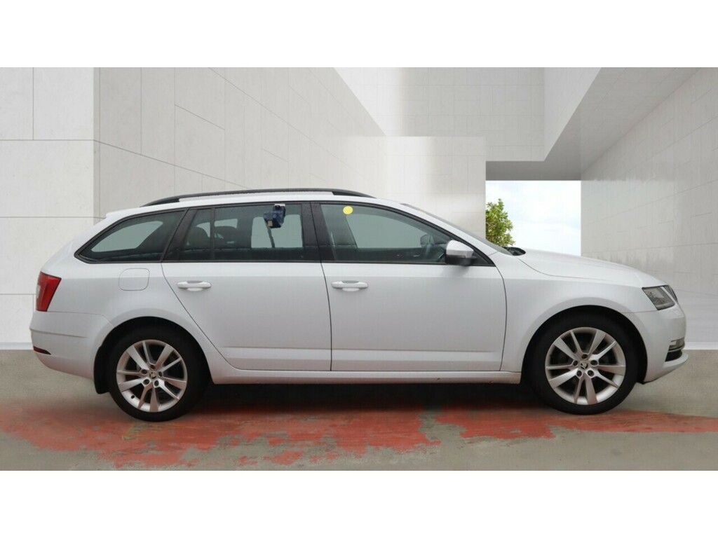Skoda Octavia Tdi Se L White #5