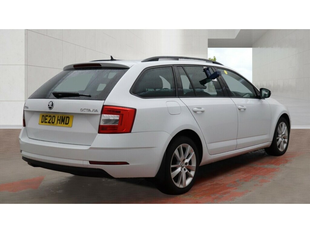 Skoda Octavia Tdi Se L White #4