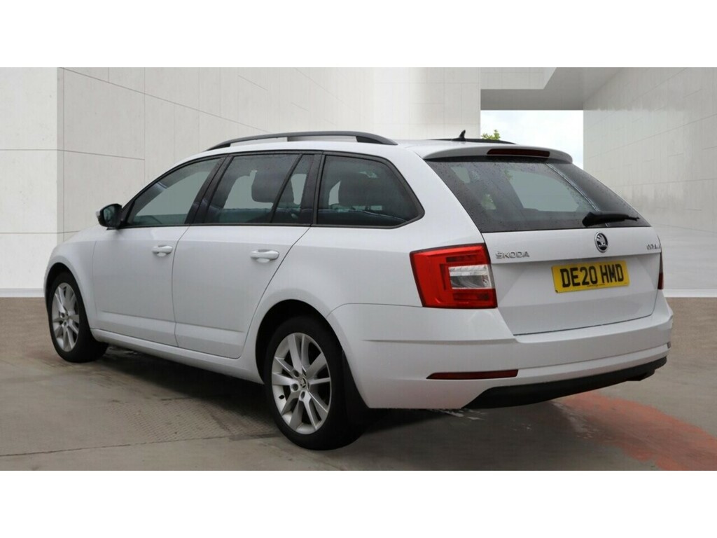 Skoda Octavia Tdi Se L White #3