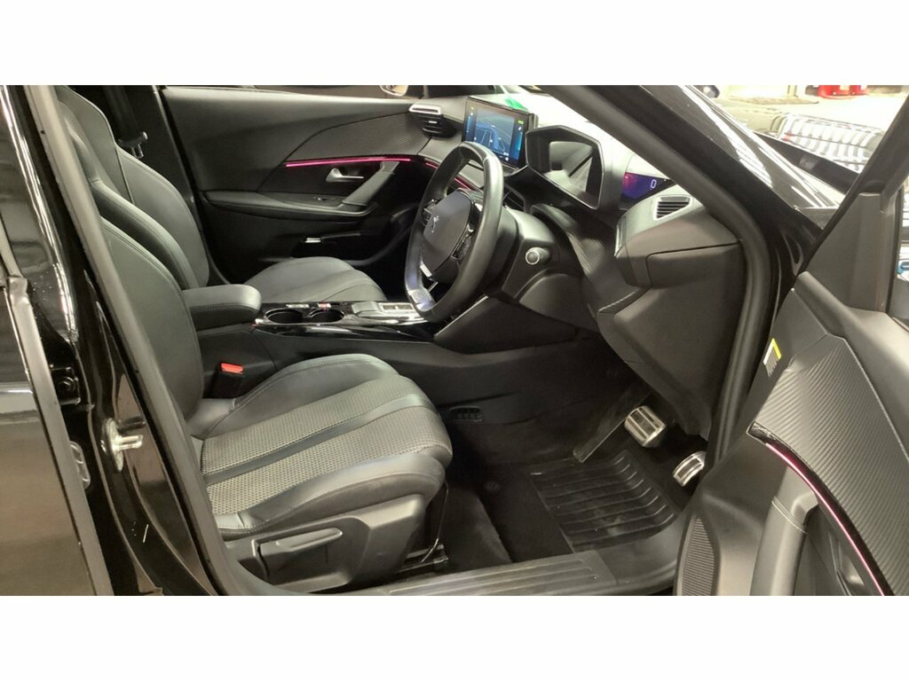 Peugeot e-2008 Gt Black #3