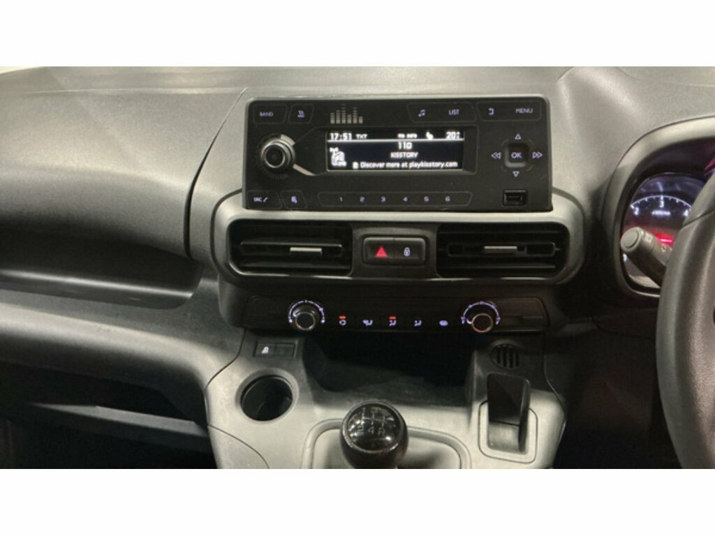 Vauxhall Combo 1.2 Turbo Energy Estate Red #7