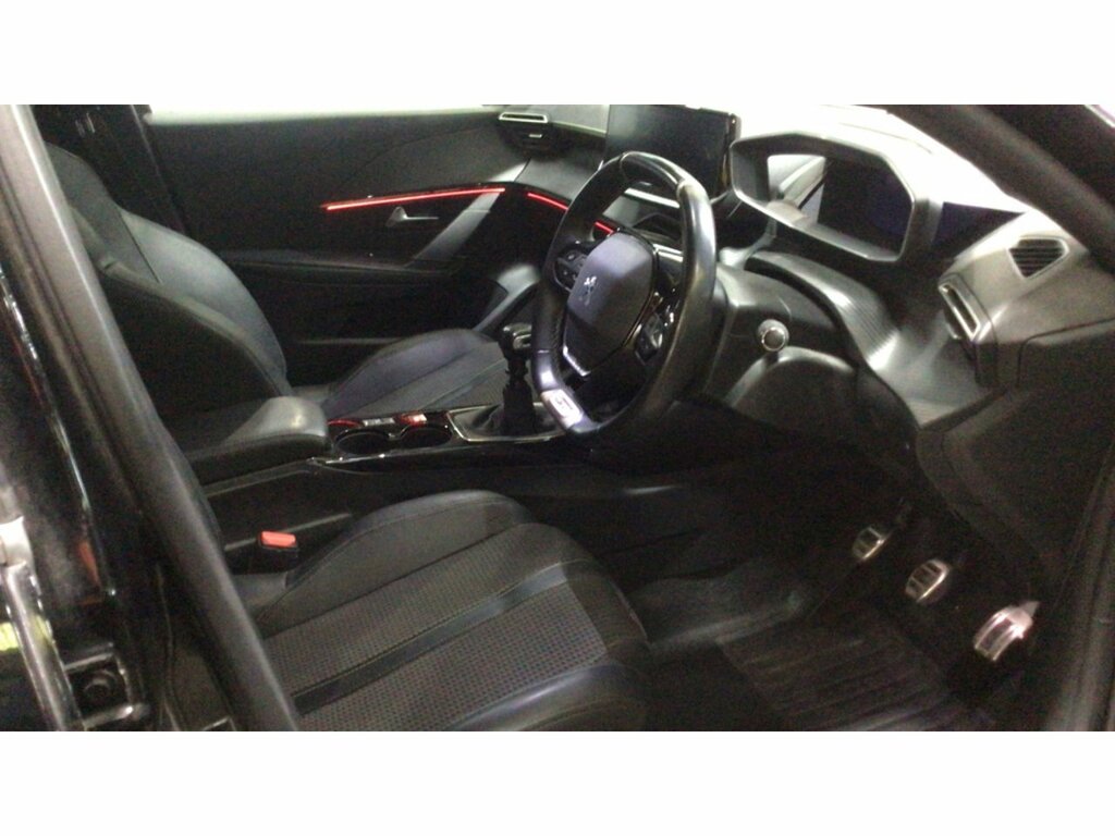 Peugeot 208 Puretech Gt Black #3