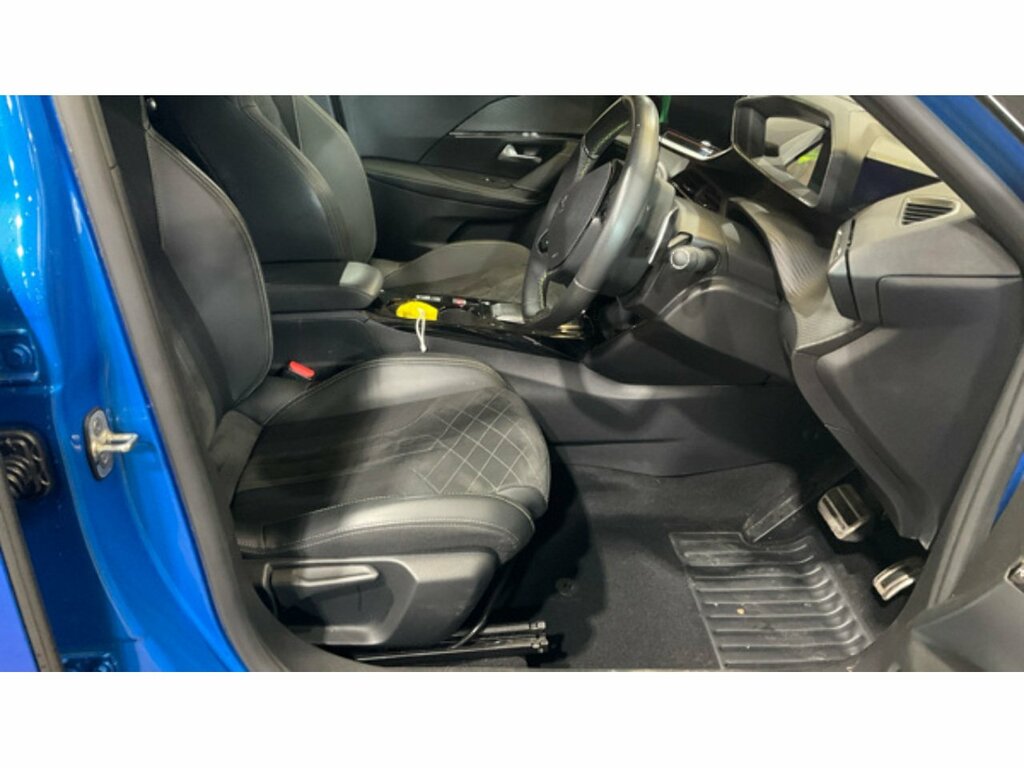 Peugeot 2008 Puretech Gt Premium Blue #3