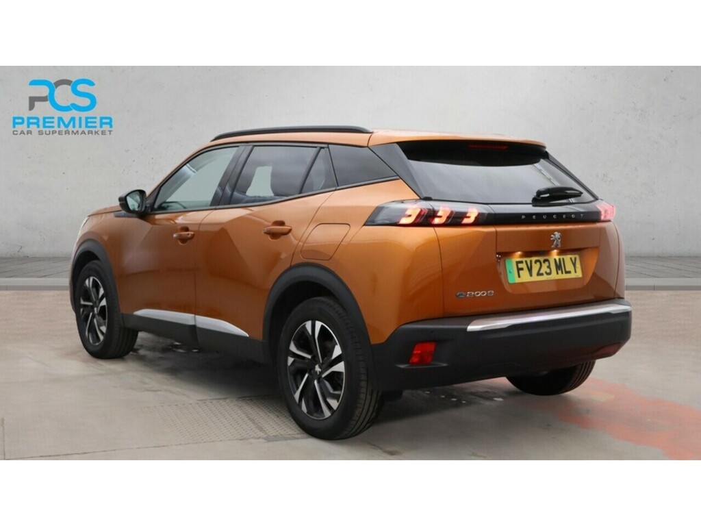 Peugeot e-2008 Allure Premium Orange #3