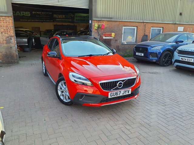 Volvo V40 Cross Country 1.5 T3 Pro Hatchback Euro 6 S S Red