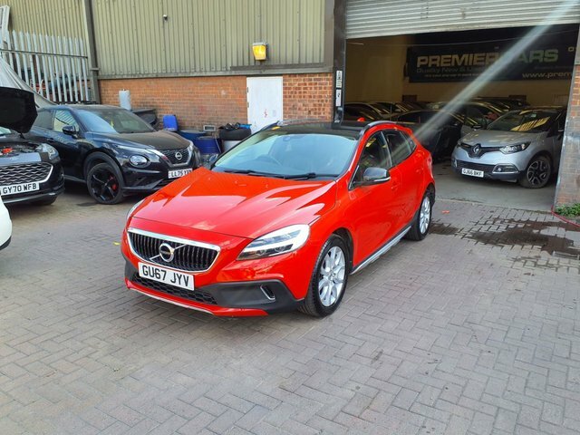 Volvo V40 Cross Country 1.5 T3 Pro Hatchback Euro 6 S S Red #3
