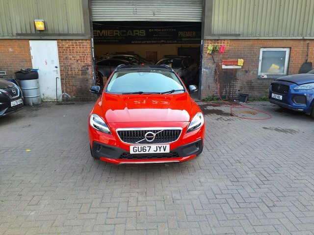 Volvo V40 Cross Country 1.5 T3 Pro Hatchback Euro 6 S S Red #2
