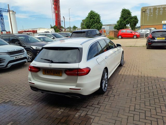 Mercedes-Benz E Class E 220 D White #15