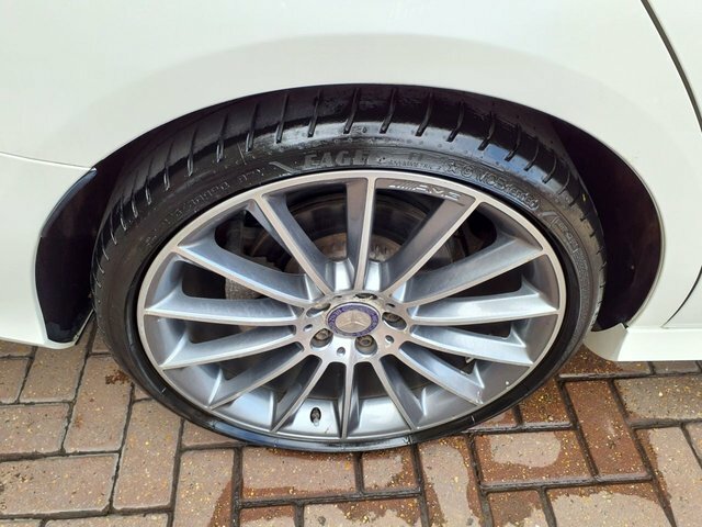 Mercedes-Benz E Class E 220 D White #25