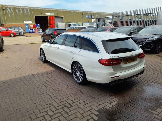 Mercedes-Benz E Class E 220 D White #7