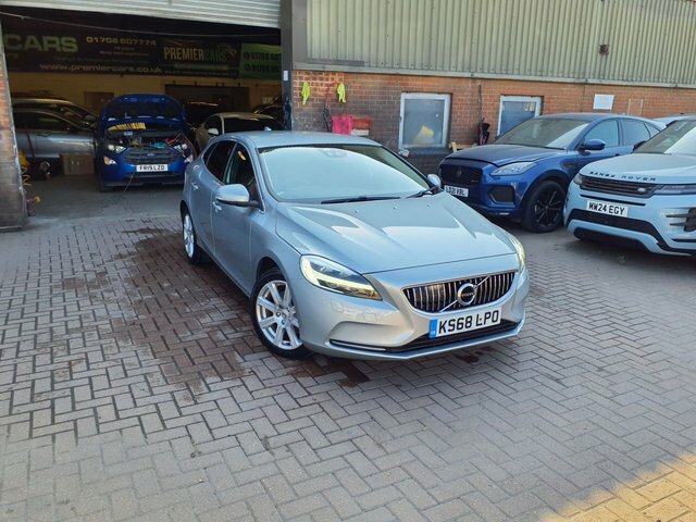 Volvo V40 2.0 T3 Gpf Inscription Hatchback Silver
