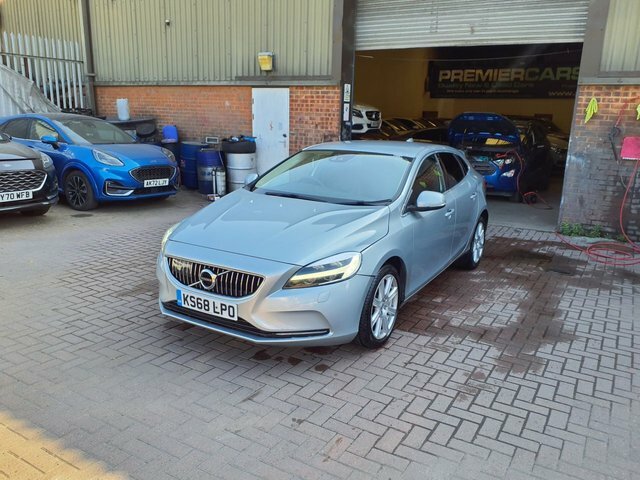 Volvo V40 2.0 T3 Gpf Inscription Hatchback Silver #3