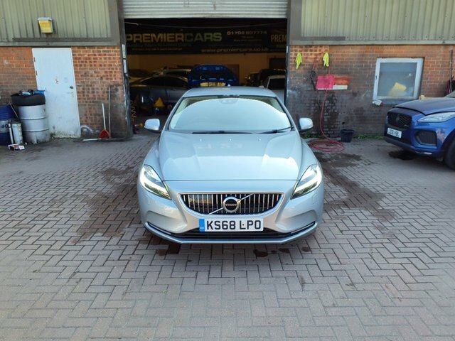 Volvo V40 2.0 T3 Gpf Inscription Hatchback Silver #2