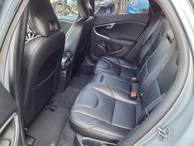Volvo V40 2.0 T3 Gpf Inscription Hatchback Silver #5