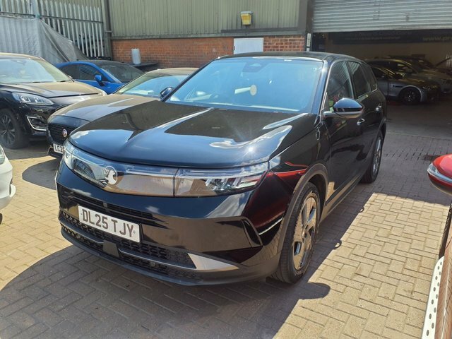 Vauxhall Grandland 1.2 Design Suv Hybrid E-dct Euro 6 S S DL25TJY Black #3