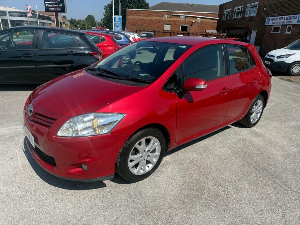 Toyota Auris Hatchback 1.33 Dual Vvt-i Tr Euro 4 Ss 201 Red