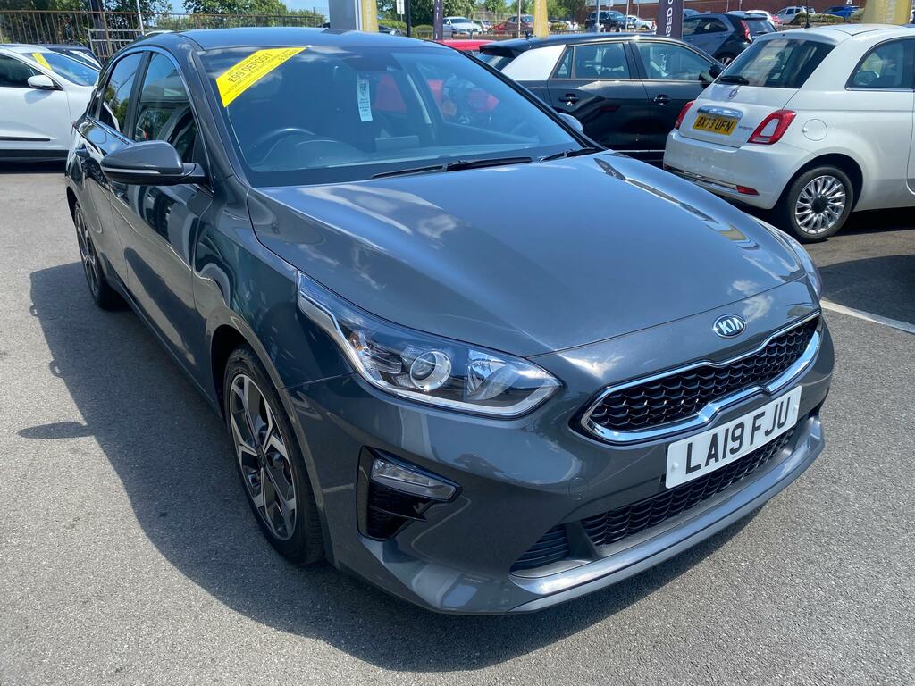 Kia Ceed 1.6 Crdi 3 Silver #2