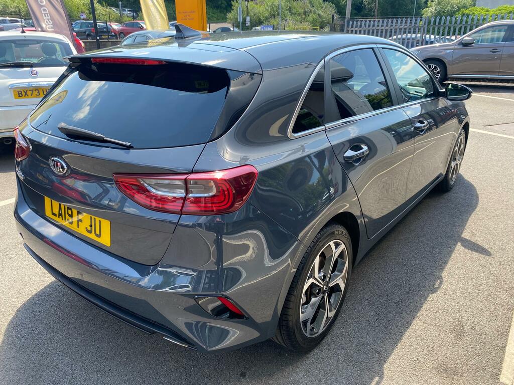 Kia Ceed 1.6 Crdi 3 Silver #4