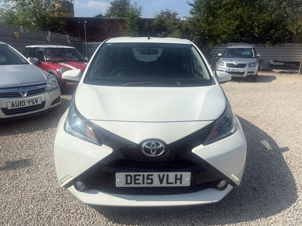 Toyota Aygo 1L X-pression White #2
