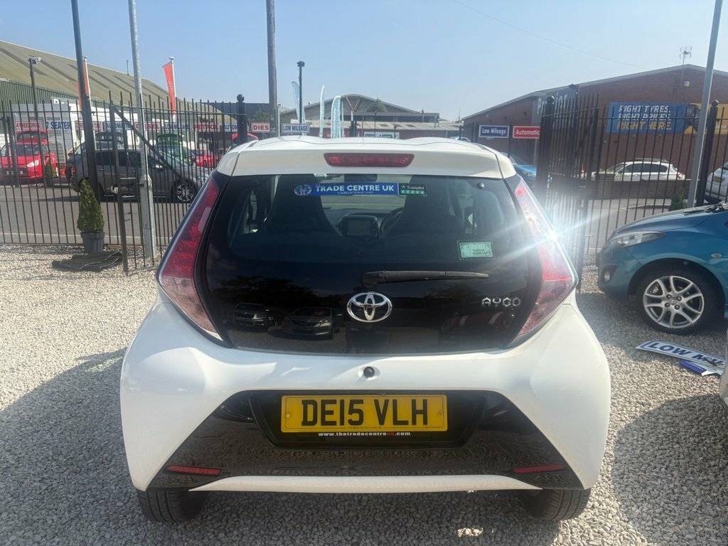 Toyota Aygo 1L X-pression White #5