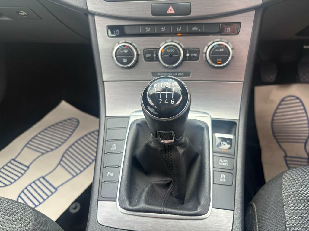 Volkswagen Passat 1.6 Executive Tdi Bluemotion Silver #13
