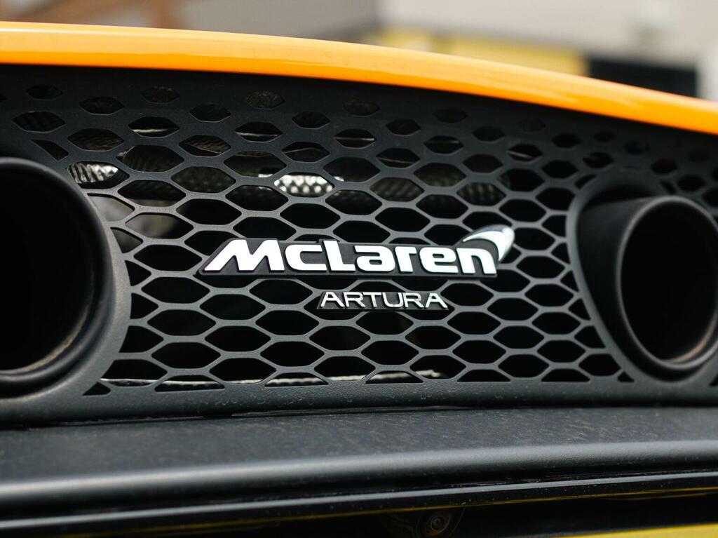 McLaren Artura Semi Automatic Silver #12