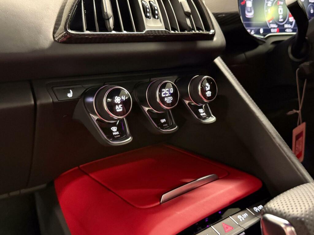Audi R8 5.2L Performance Edition Black #38