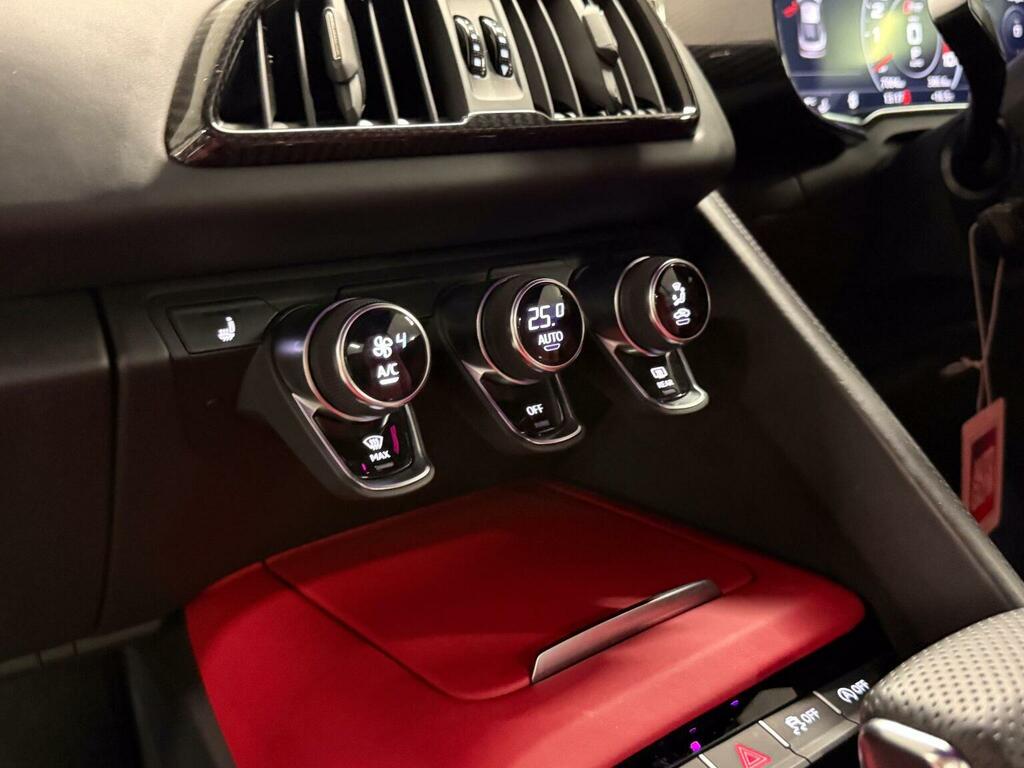 Audi R8 5.2L Performance Edition Black #37