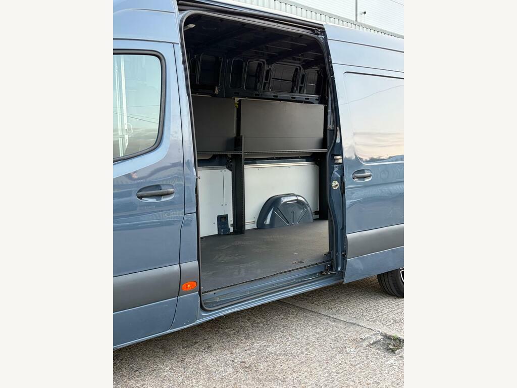 Mercedes-Benz Sprinter 3.5T H2 Progressive Van White #13